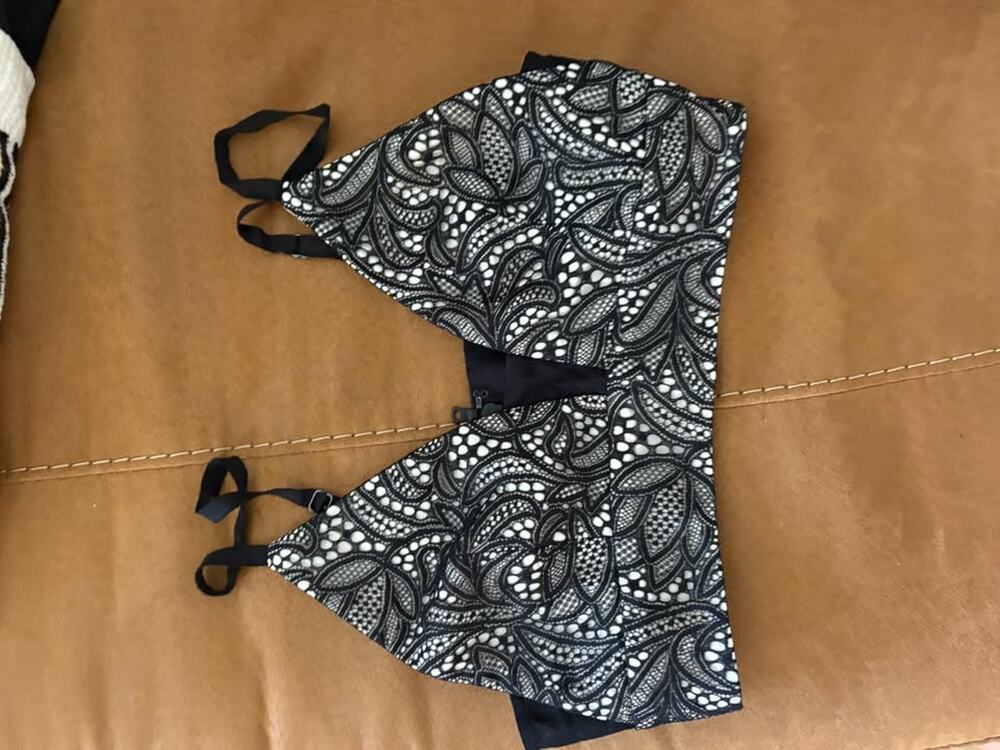 Alice + Olivia Black & White Embroidered Bralette / Crop Top - Showroom Sample